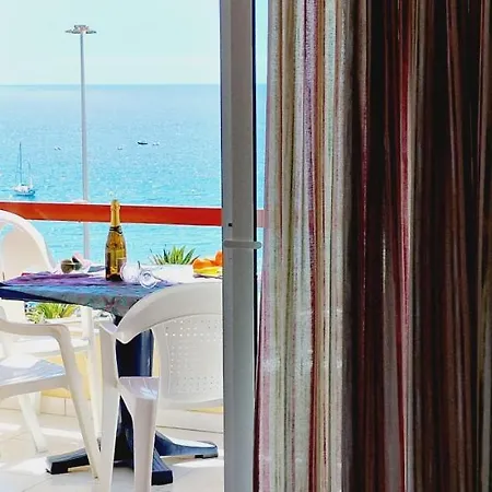 Vistas Apartment, Ocean View, 2 Bedrooms & Free Wifi *