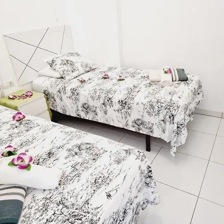 Vistas Apartment, Ocean View, 2 Bedrooms & Free Wifi Holiday home *