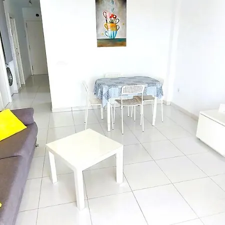 Holiday home Vistas Apartment, Ocean View, 2 Bedrooms & Free Wifi *