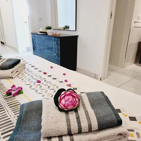 Holiday home Vistas Apartment, Ocean View, 2 Bedrooms & Free Wifi *