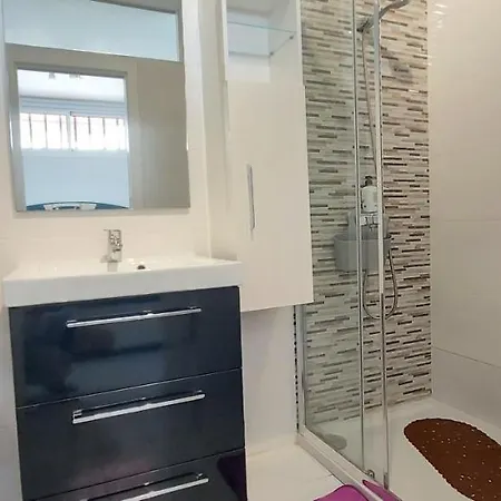 Vistas Apartment, Ocean View, 2 Bedrooms & Free Wifi